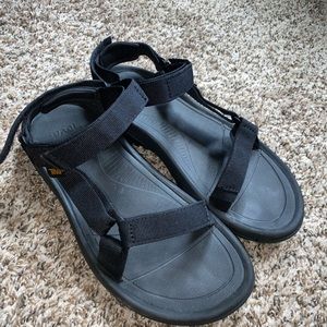 TEVA SANDALS
HURRICANE XLT2